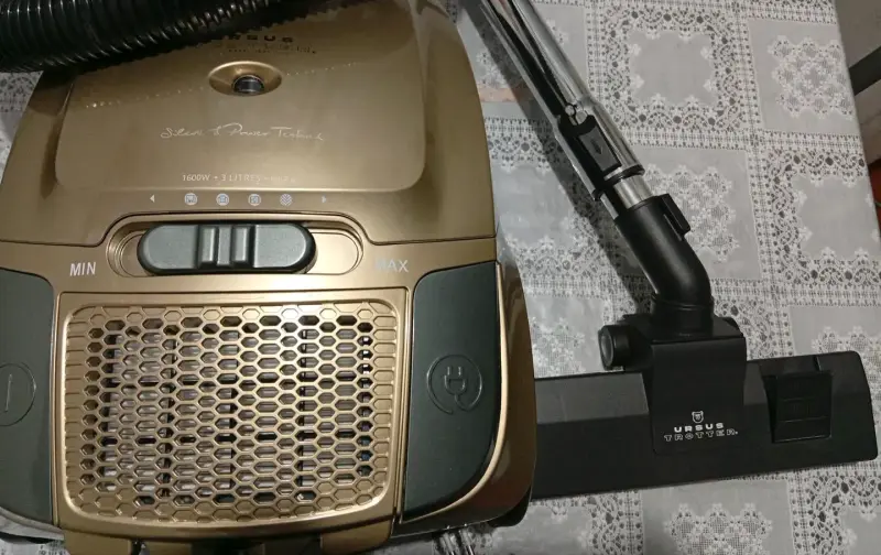 Aspiradora Ursus Trotter Silent Power Tech 1600W - 3