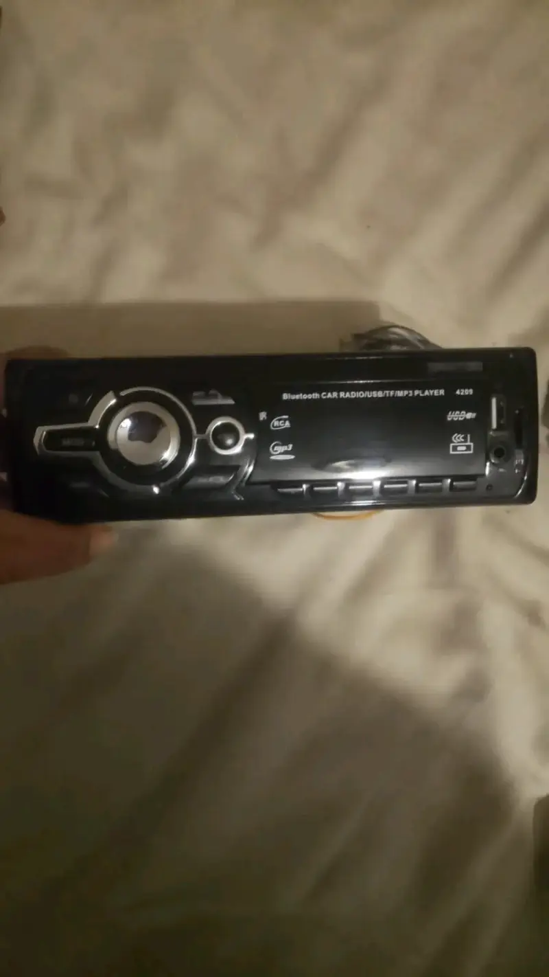 Radio para auto Bluetooth con USB y MP3 - 1