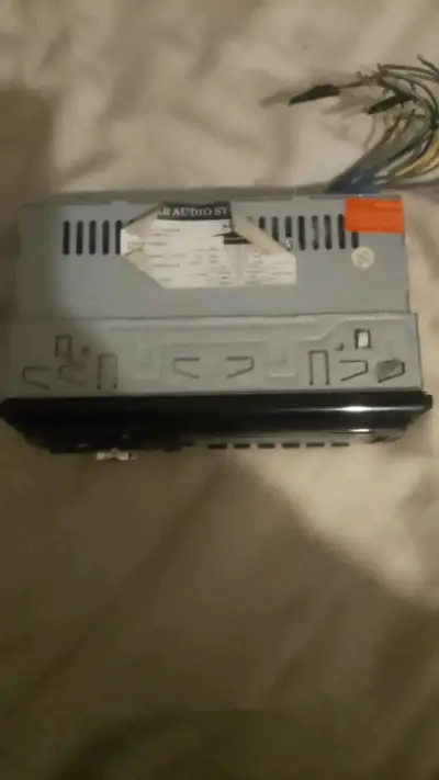 Radio para auto Bluetooth con USB y MP3 - miniatura 2