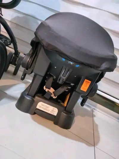 Coche de bebé con silla de auto Infanti negro - miniatura 2