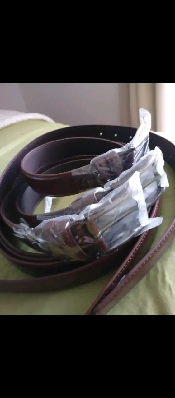 Cinturón de cuero marrón para hombre
