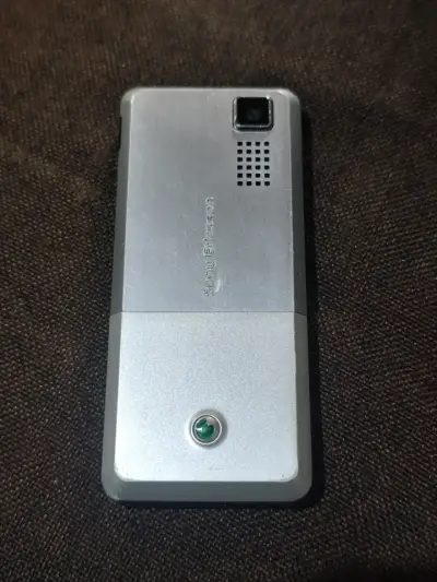 Sony Ericsson T250i - miniatura 2
