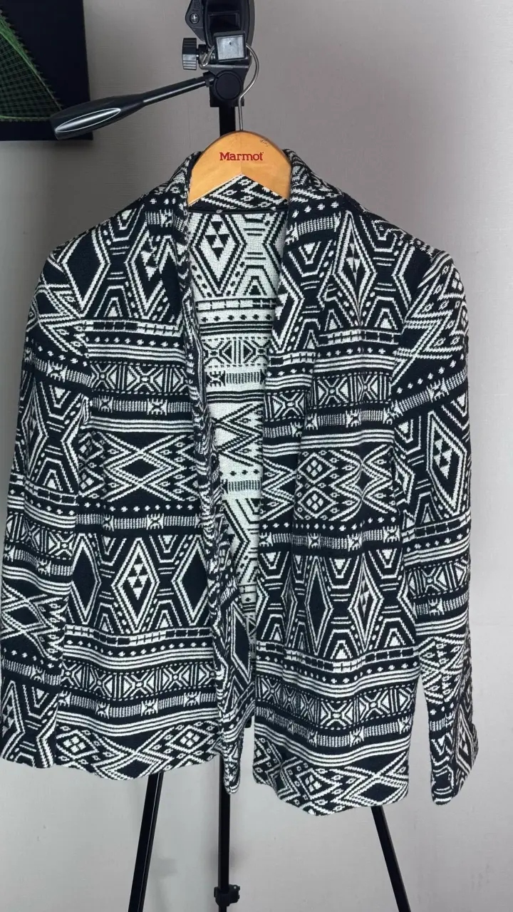 Chaqueta estampada en blanco y negro - 1