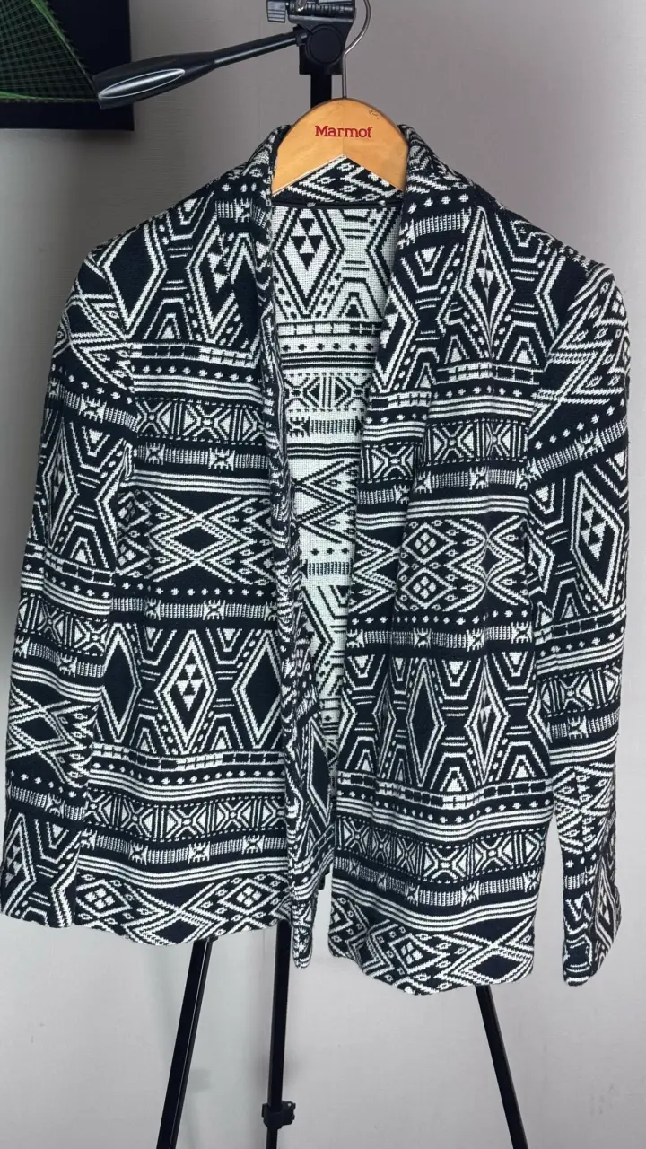 Chaqueta estampada en blanco y negro - 3