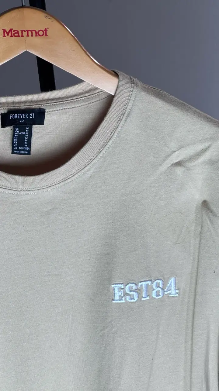Polera beige Forever 21 para hombre