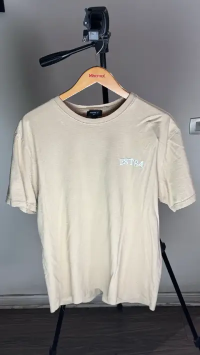 Polera beige Forever 21 para hombre - miniatura 2