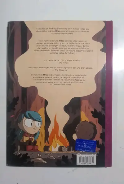 Libro 'Hilda y el Perro Negro' de Luke Pearson - miniatura 2