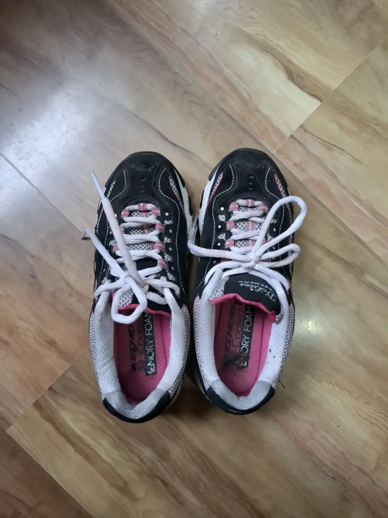 Zapatillas deportivas Skechers negras y rosadas para mujer - 2