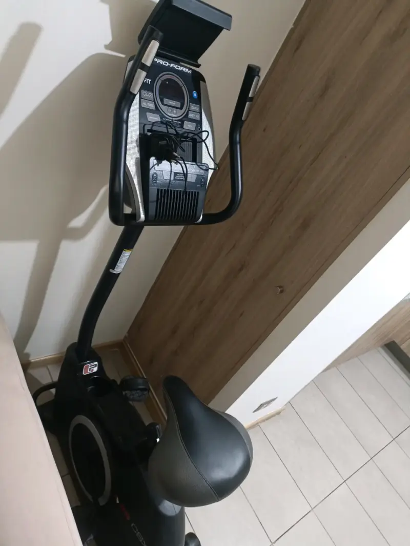 Bicicleta estática ProForm con pantalla LCD - 3