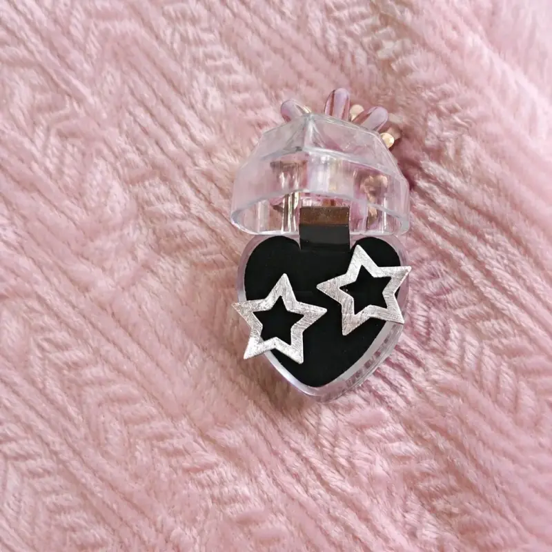 Pulseras de plata con dijes decorativos - 3