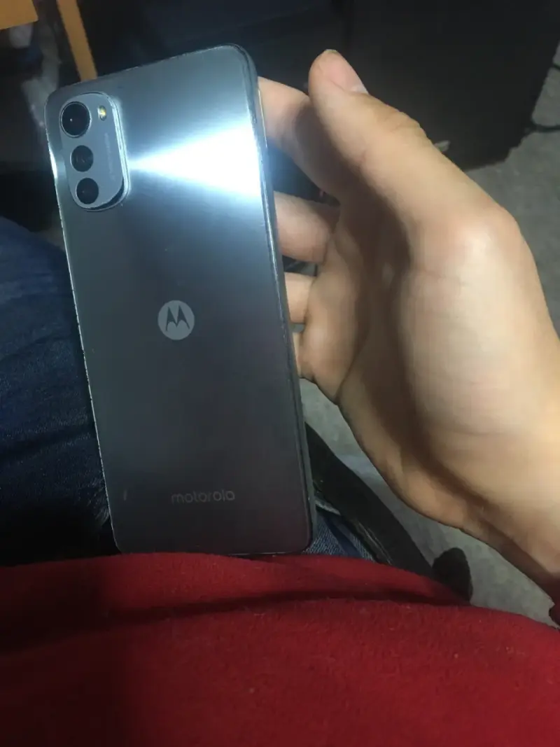 Motorola E32 detalle - 4