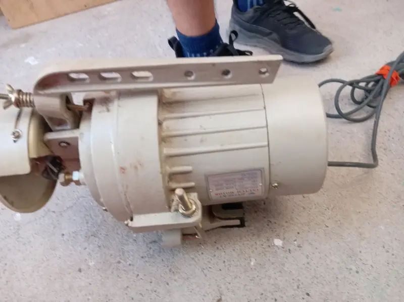 Motor de maquina de coser industrial - 2
