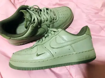 Zapatillas Nike Air Force 1 Verde Oliva - miniatura 1