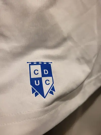 Camiseta U. Católica Under Armour 2023 (Original) - miniatura 5