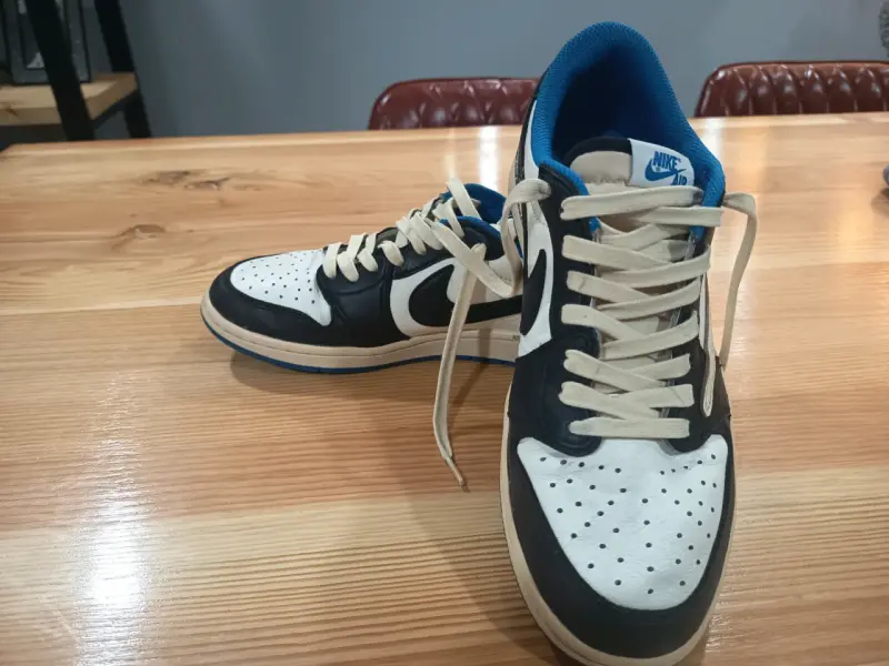 Air Jordan 1 Low Fragment x Travis Scott - 1