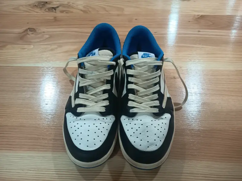 Air Jordan 1 Low Fragment x Travis Scott - 3