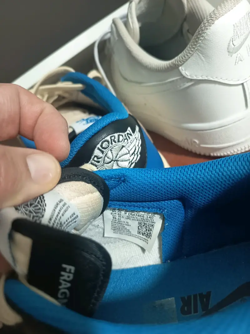 Air Jordan 1 Low Fragment x Travis Scott - 5