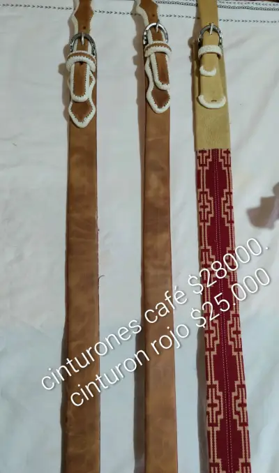Cinturones de cuero artesanales variados - miniatura 1