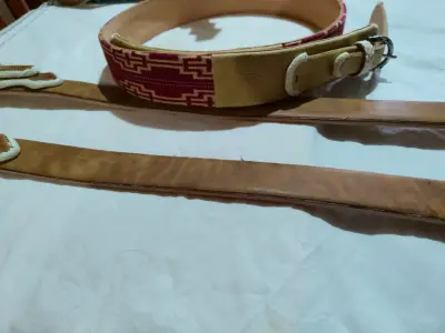 Cinturones de cuero artesanales variados - miniatura 4