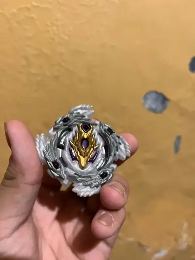 Set de Beyblade con lanzador automático - miniatura 6