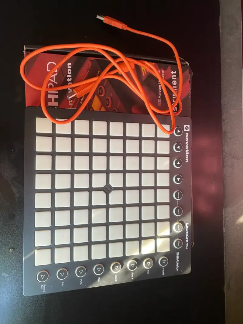 Controlador MIDI Novation Launchpad con Ableton Live Lite - 2
