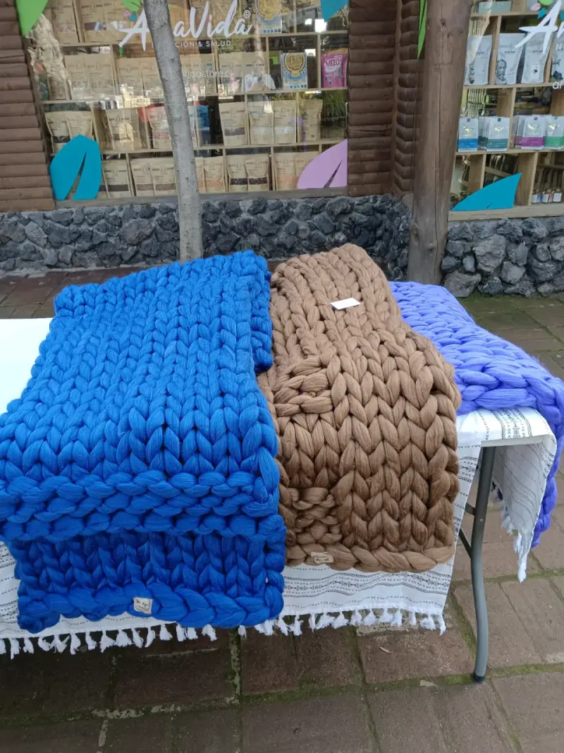 Manta de lana hipoalergénica gruesa azul hecha a m - 5