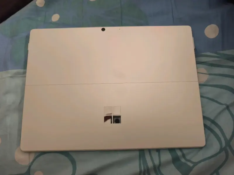 Tablet Microsoft Surface con teclado desmontable - 3