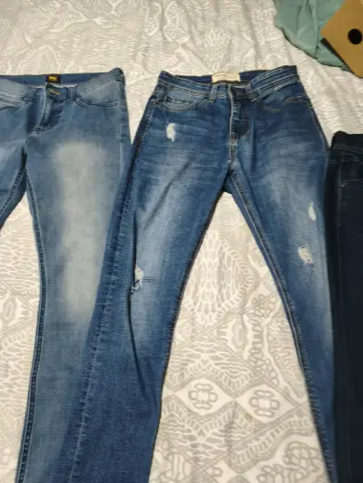 Jeans de mezclilla para hombre en varios tonos - miniatura 3