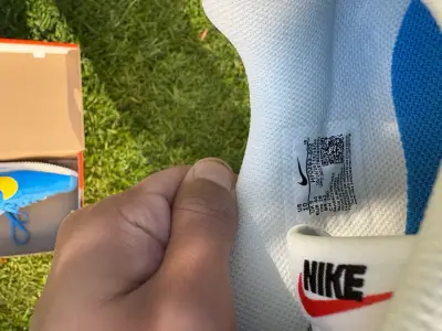 Zapatillas deportivas Nike Cortez azul y amarillo - miniatura 4