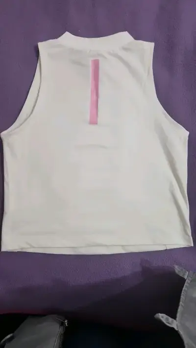 Polera sin mangas blanca con diseño deportivo - miniatura 2