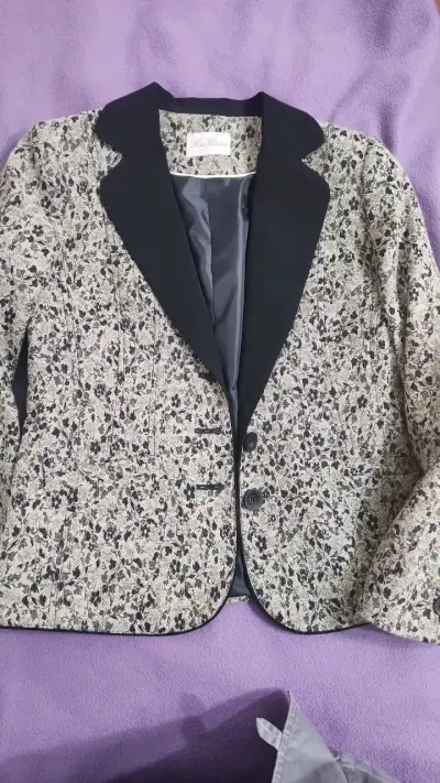 Blazer estampado floral para mujer - miniatura 1