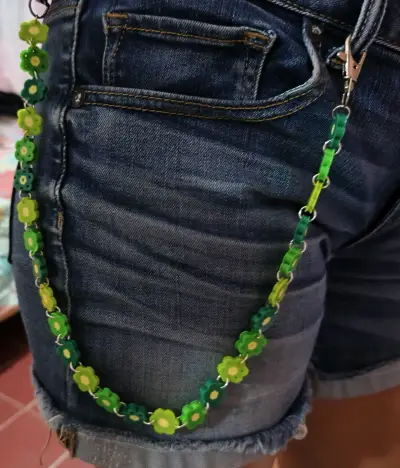 Cadenas decorativas de plástico para pantalones - miniatura 4