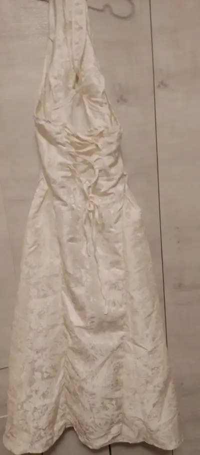 Vestido de novia blanco con encaje floral - miniatura 3