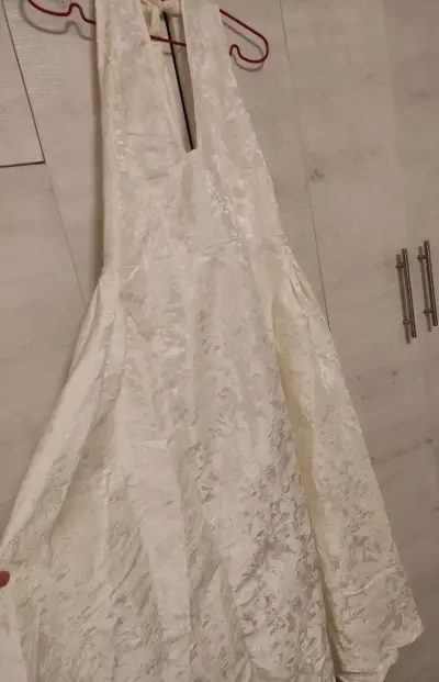 Vestido de novia blanco con encaje floral - miniatura 4