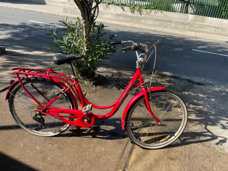 Bicicleta urbana roja Oxford en buen estado - 1