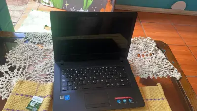 Laptop Lenovo Ideapad 110 con Intel Core i3 - miniatura 1