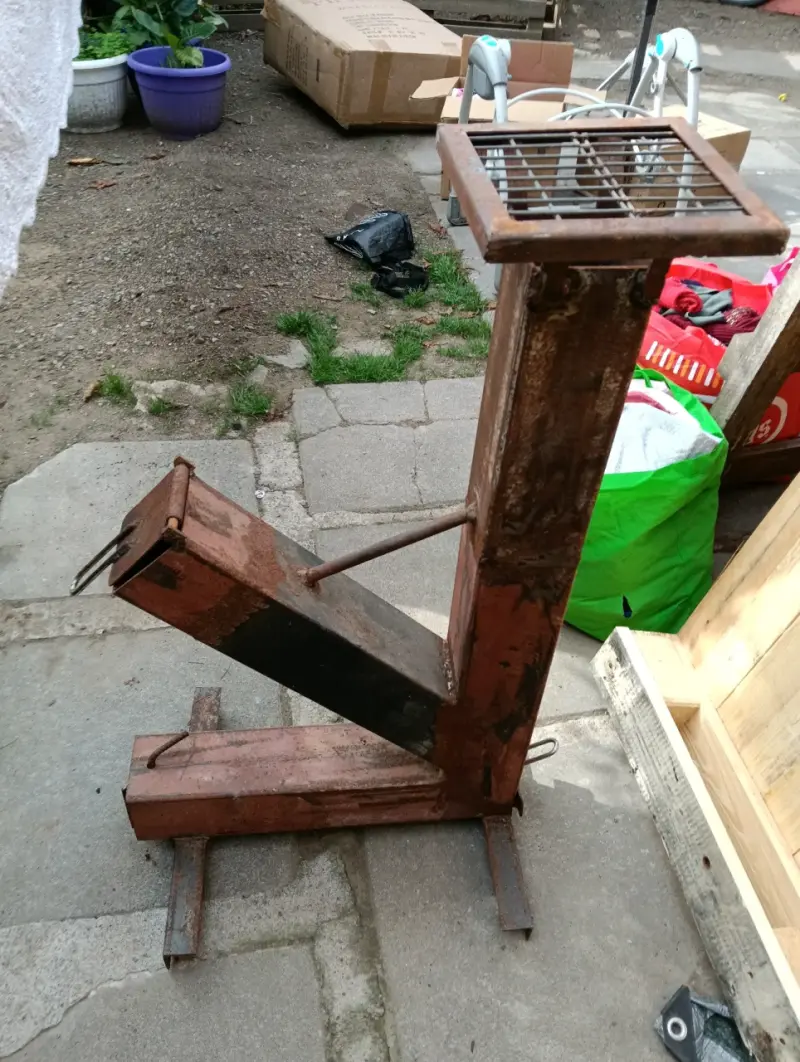 Estufa de fierro Rocket