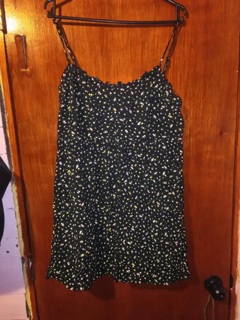 Vestido floral H&M Divided M-L