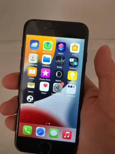 iPhone 7 en buen estado color negro - miniatura 1