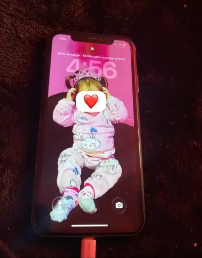iPhone 11 en buen estado - miniatura 2