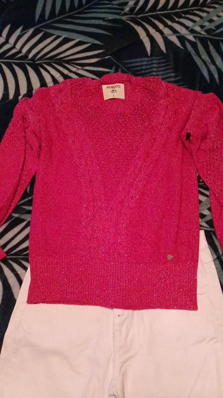 Conjunto de suéter rosa y pantalones blancos - 2