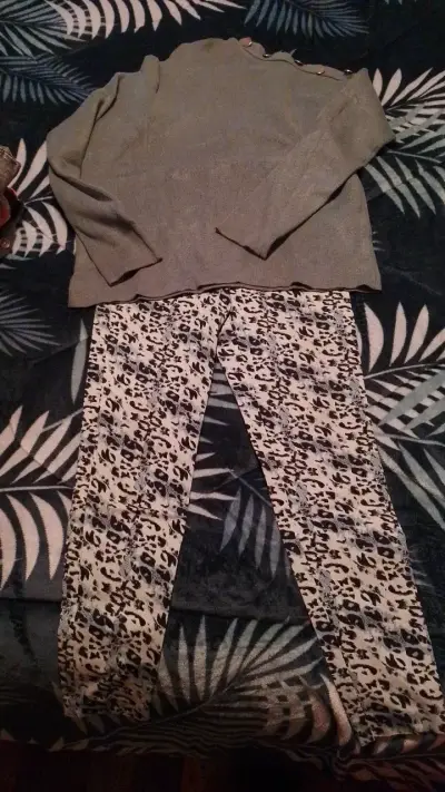 Conjunto de suéter calipso y pantalón estampado - miniatura 1