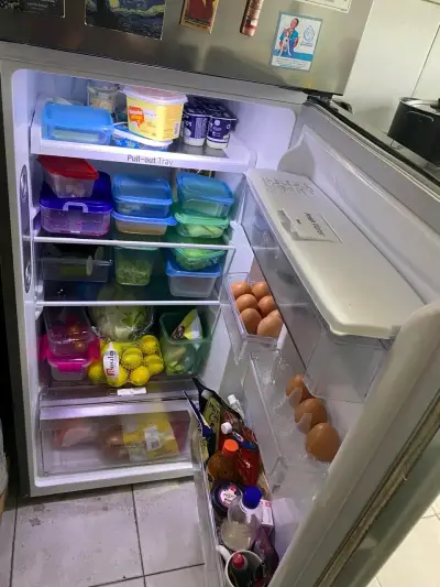 Refrigerador LG 254 Litros con dispensador de agua - miniatura 2