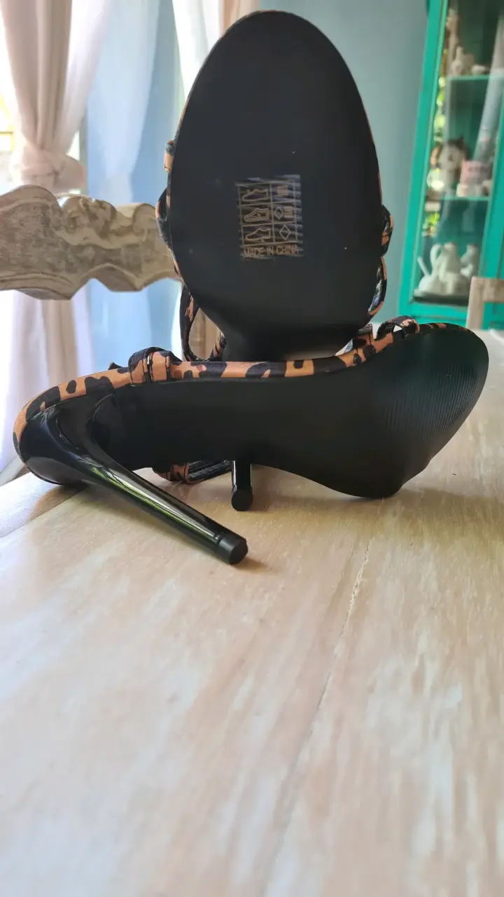 Sandalias de tacón alto con estampado animal print - 3
