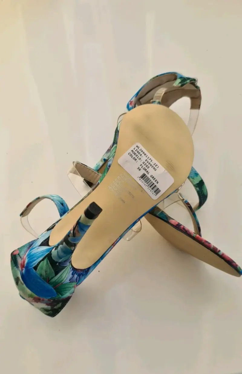Sandalias de tacón alto con diseño floral - 3