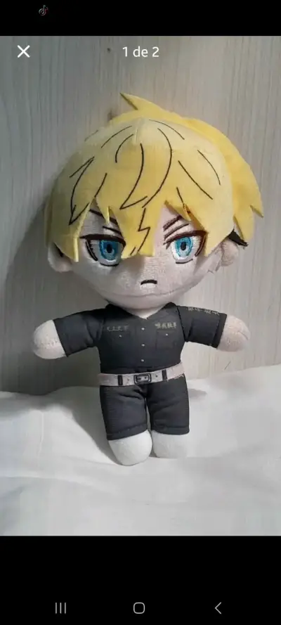 Peluche de personaje anime con cabello rubio - miniatura 1