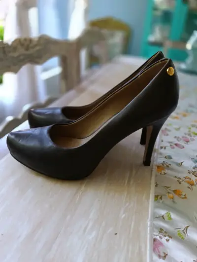 Zapatos de Tacón café  en Buen Estado - miniatura 2
