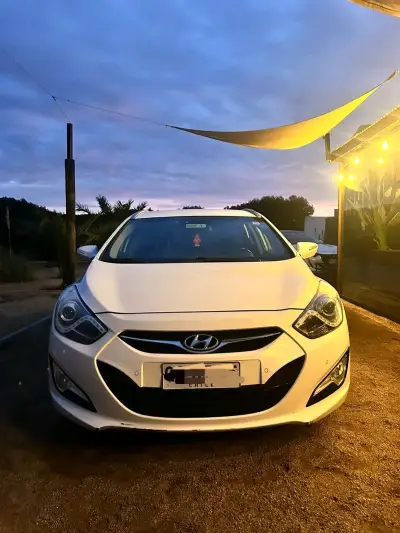 Hyundai i40 2013 en buen estado - miniatura 1