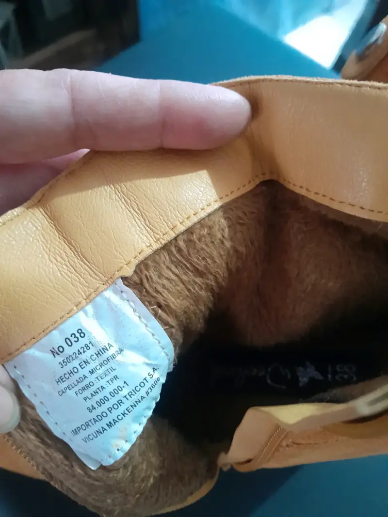 Botines de gamuza color camel con tacón alto - 4