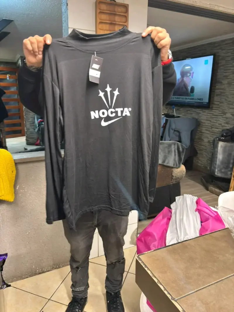 Polera Nike Pro Nocta gris de manga larga - 3